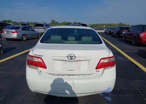2007 Toyota Camry Le z USA, uszkodzony, nr VIN 4T1BE46K27U670867